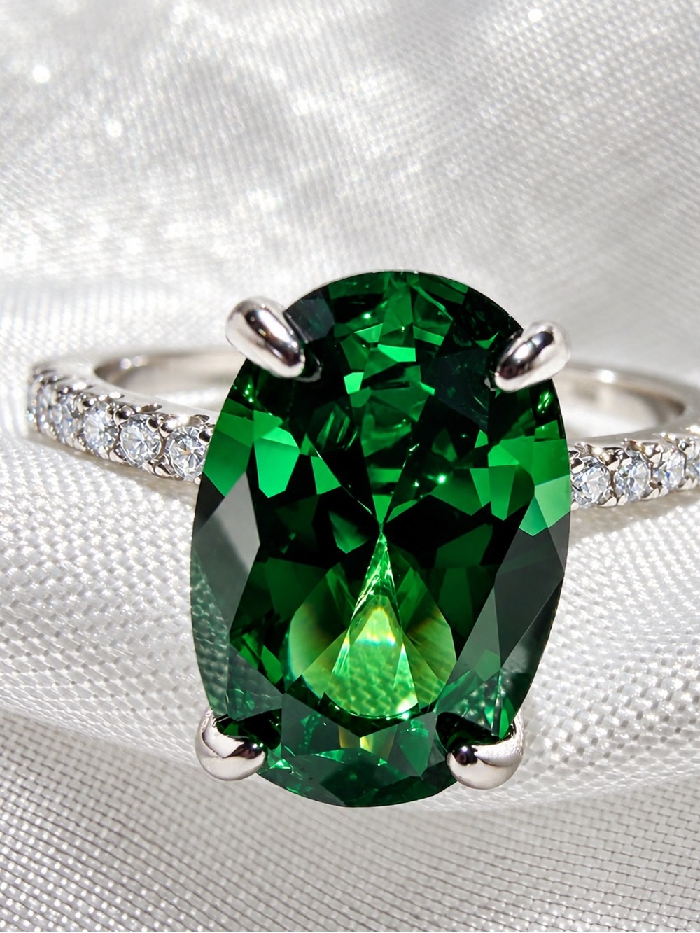 4.5 CT Emerald Gemstone Ring | Sterling Silver | Size 7 | NEW